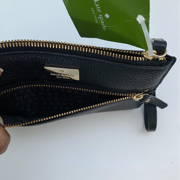 Kate Spade Highland Place Bee Black Pebbled Leather Wristlet Wallet.